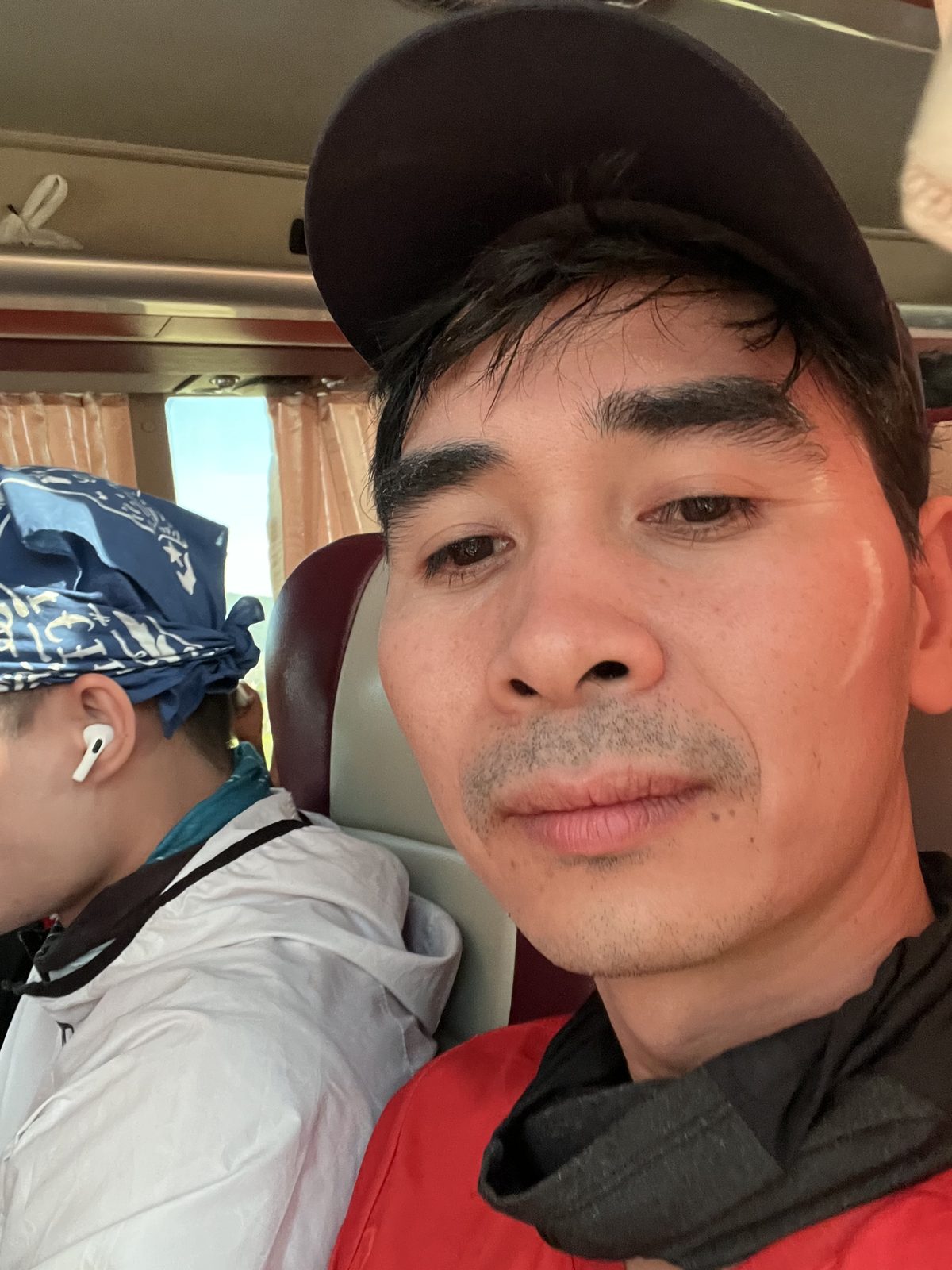 Gương mặt mệt nhoài nhưng nhẹ nhõm sau khi về đích