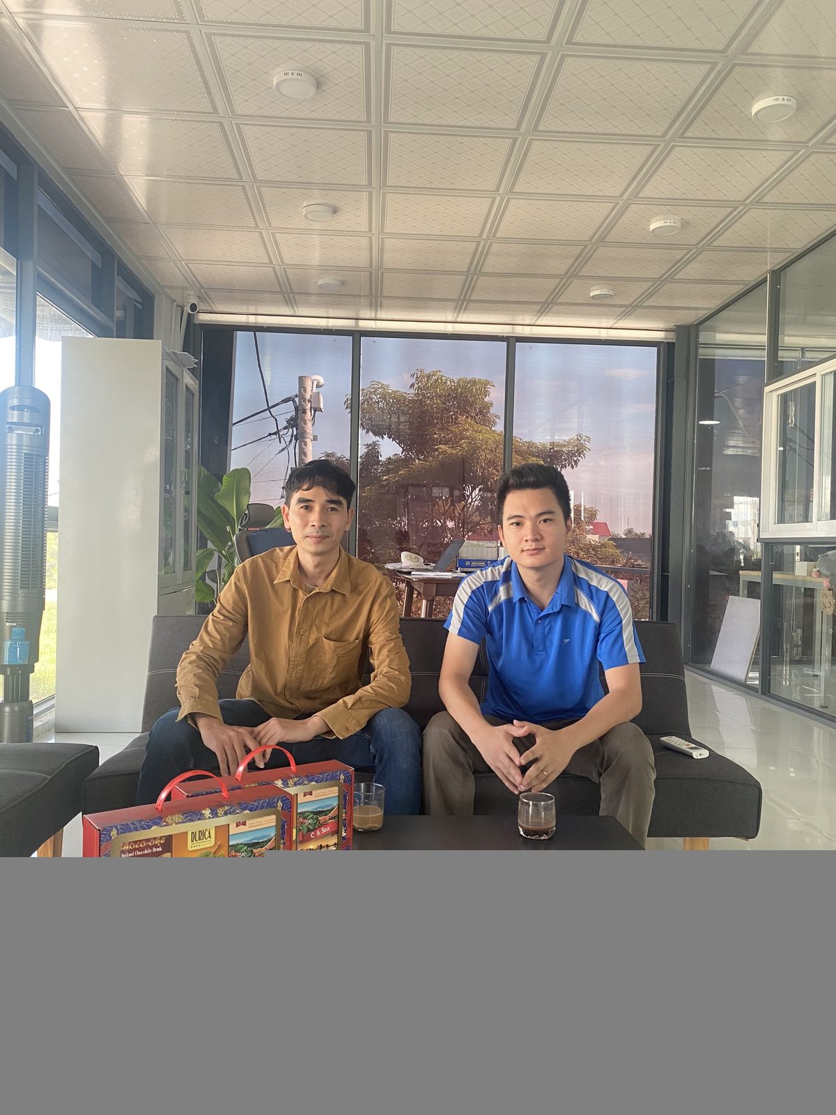 Ngồi trò chuyện trực tiếp với một người đi trước
